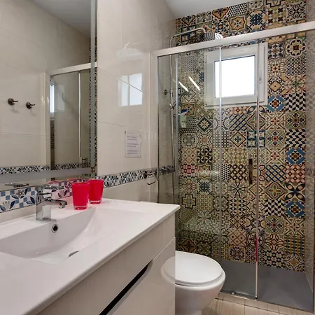 Esclusivo Con Piscina E Giardino تورّيفيِخا