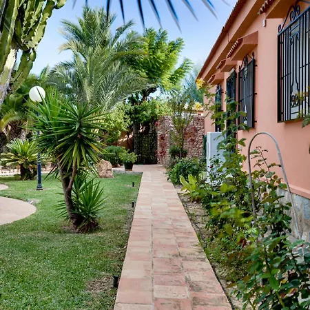 Esclusivo Con Piscina E Giardino تورّيفيِخا